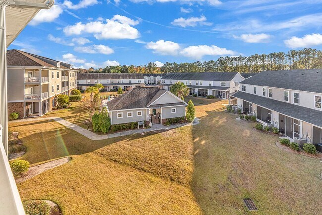 Building Photo - Spacious 2 Bed / 2 Bath Condo in Carolina ...