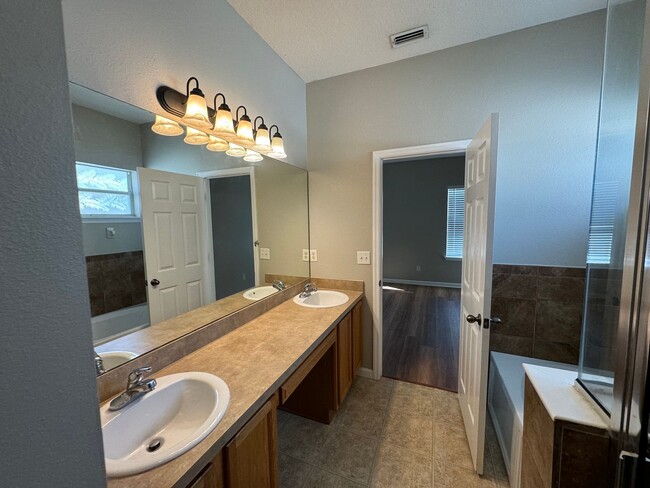 Building Photo - Beautiful 3 bedroom home in Port Orange