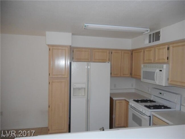 Building Photo - 5710 E Tropicana Ave