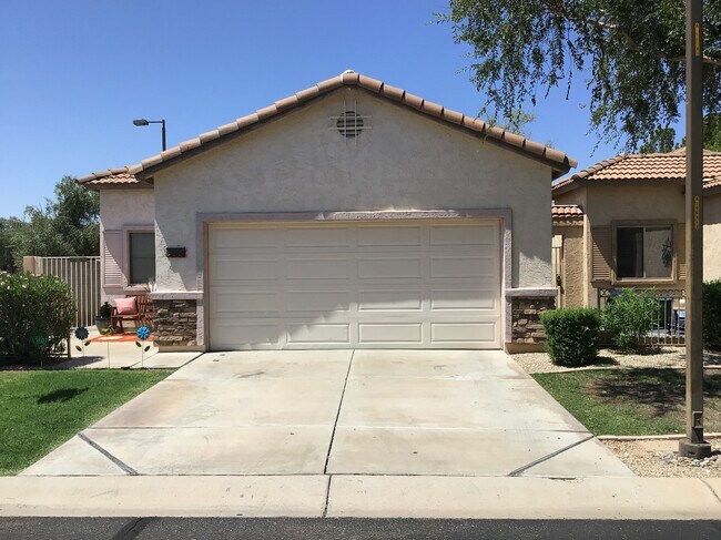 Building Photo - 960 S Banning St