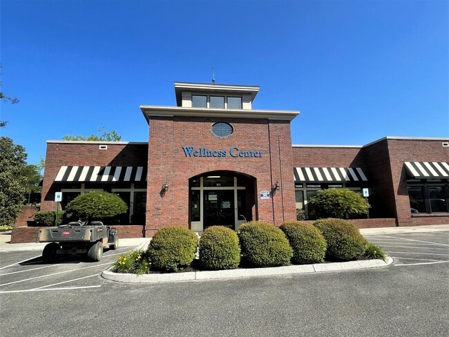 Building Photo - Charming 2 bedroom plus Bonus and Waterfront Amenities in Oak Ridge!