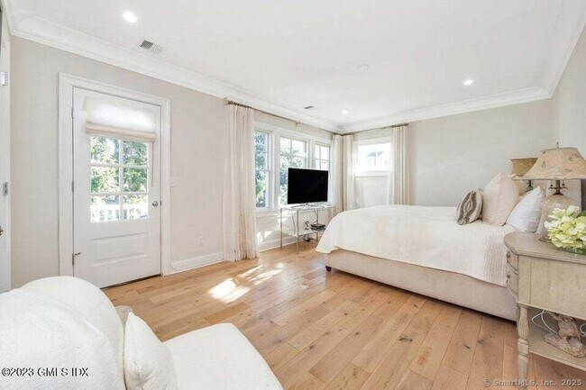 Building Photo - 1 Home Pl