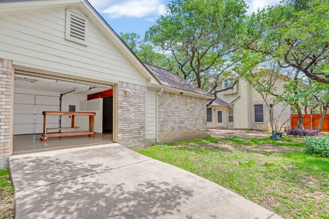 Building Photo - 9519 Rocksprings St