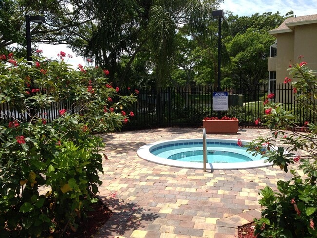 Building Photo - 641 Cypress Lake Blvd