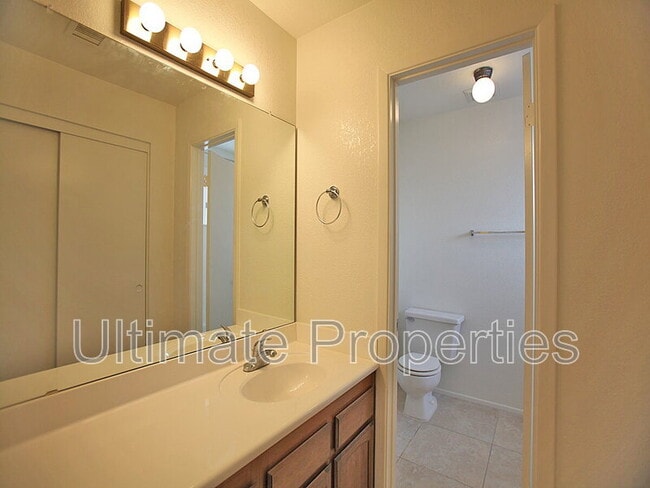 Building Photo - 448 E Topeka Dr