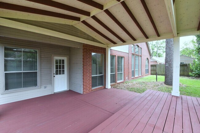 Building Photo - 18719 Racquet Sports Way