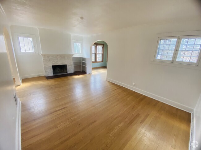 Building Photo - 113 Gorland Ave