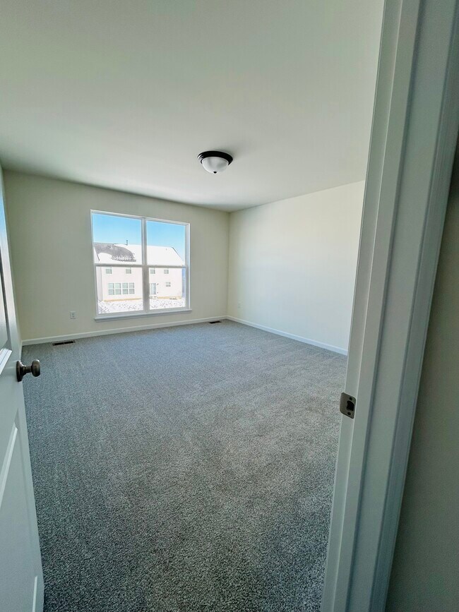 Building Photo - 608 Allegiance Dr