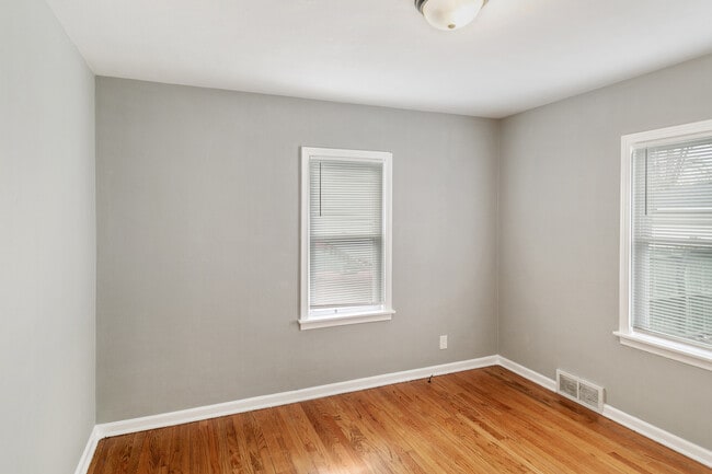 Building Photo - 3256 186th St
