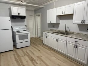 Building Photo - 41-43 Central St