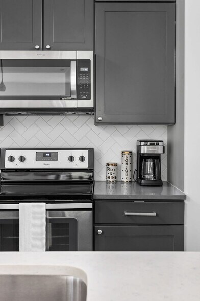 Building Photo - 5858 N College Ave