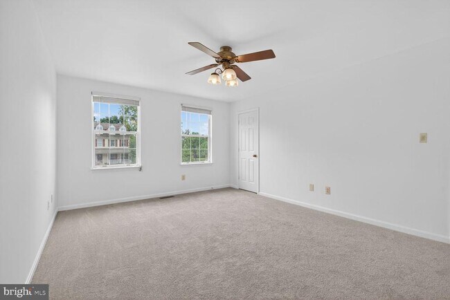 Building Photo - 10545 Winged Elm Cir