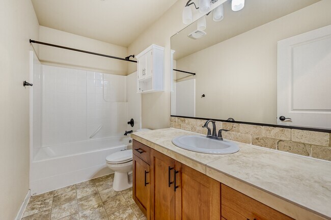 Building Photo - 590 SW 199th Ave