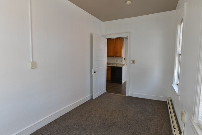 Building Photo - 42 E Locust St