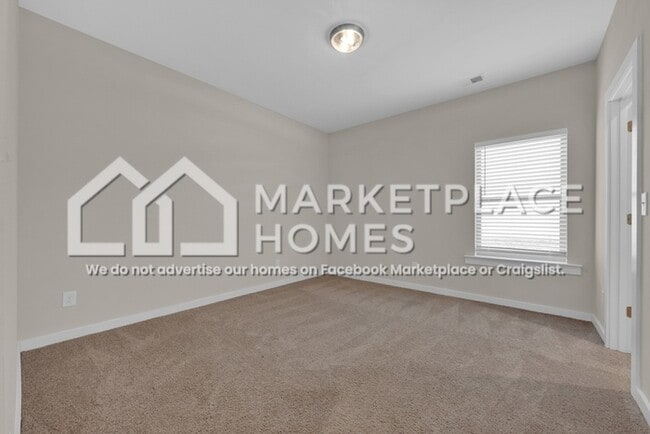 Building Photo - 170 Kings Wy