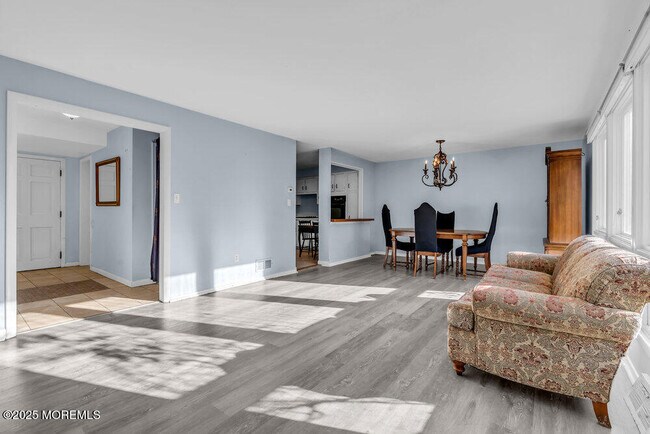 Building Photo - 260 Howard Ave