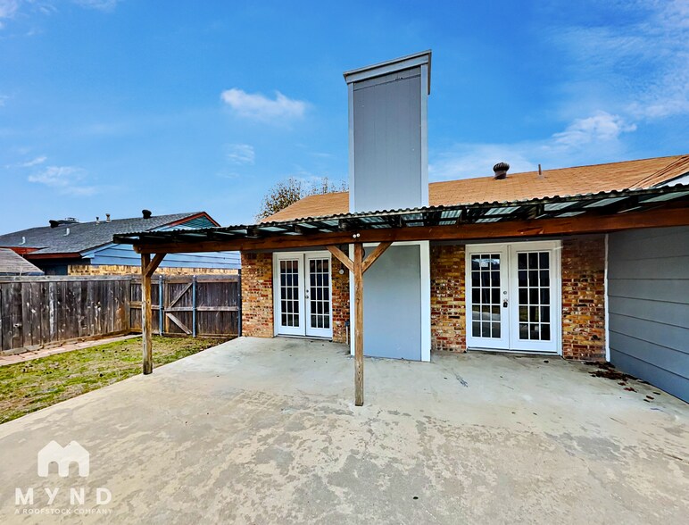 Building Photo - 105 Ripplewood Dr