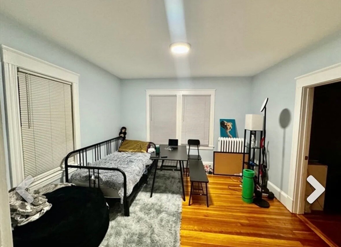 Building Photo - 261 Park St