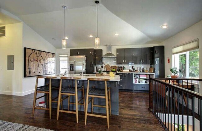 Building Photo - High End LOHI Townhome Available in June!