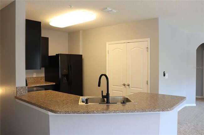 Building Photo - 3740 Seneca Club Loop