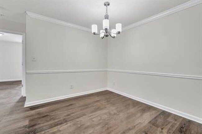 Building Photo - RATE DROP ALERT (was $2100/month) AND SUMM...