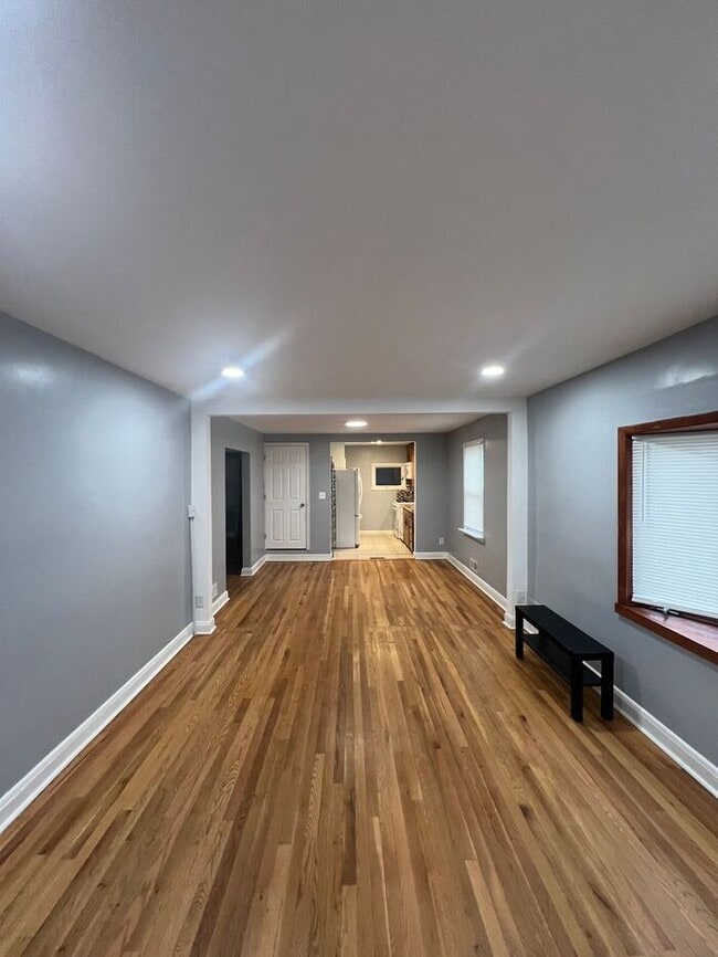 Building Photo - 2500 Linwood Rd