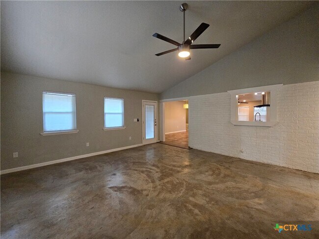 Building Photo - 1360 Poppy Ln