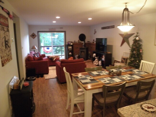 Building Photo - 5 Hummingbird Rd