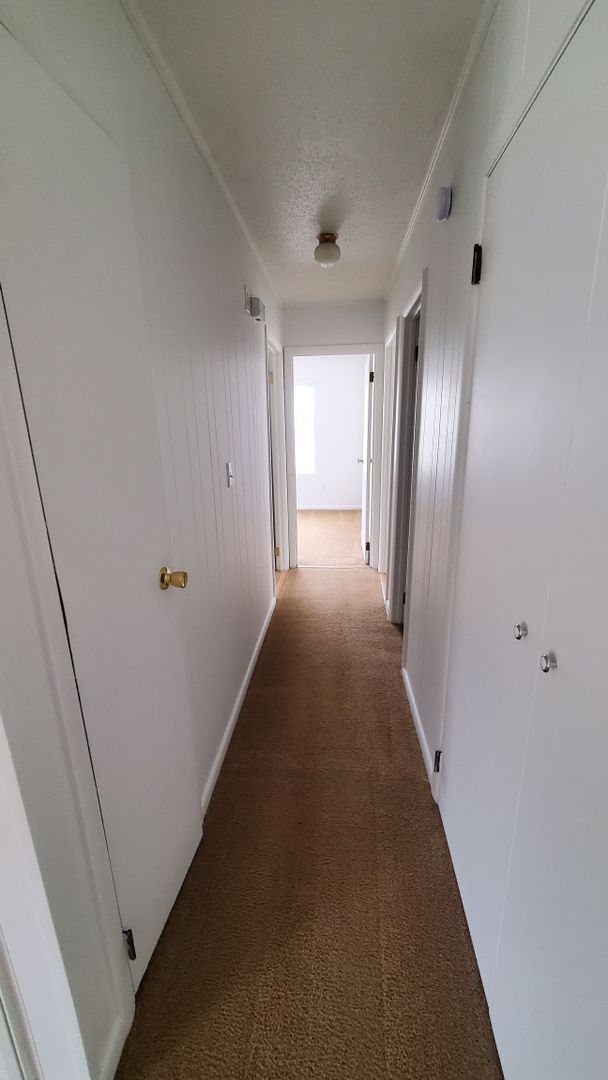 Building Photo - Welcome to this charming 3-bedroom, 1.5-ba...