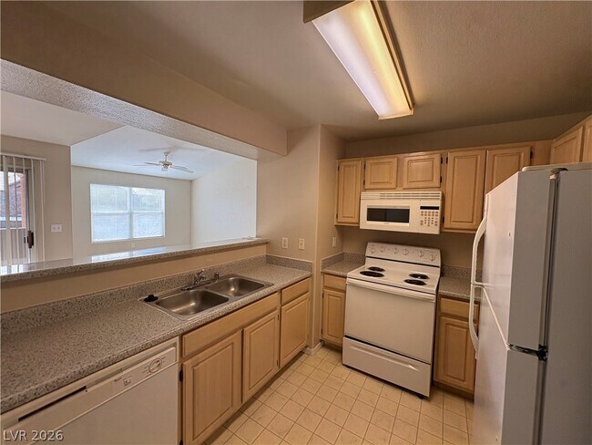 Building Photo - 555 E Silverado Ranch Blvd