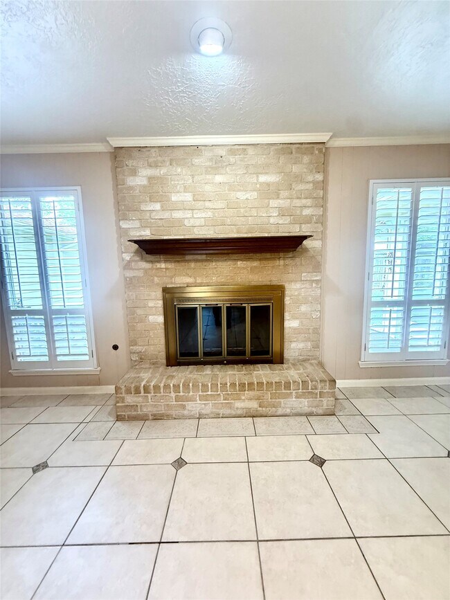 Building Photo - 14906 Brookpoint Dr