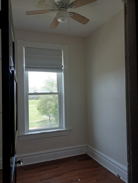 Building Photo - 4386 Chouteau Ave