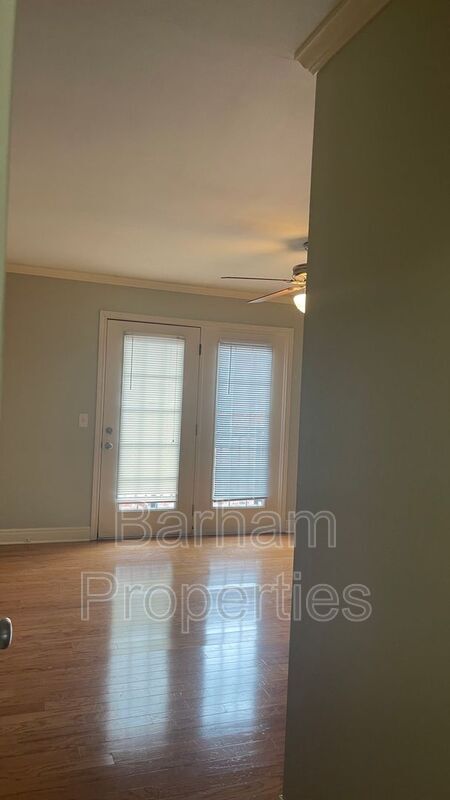 Building Photo - 2111 Raguet St
