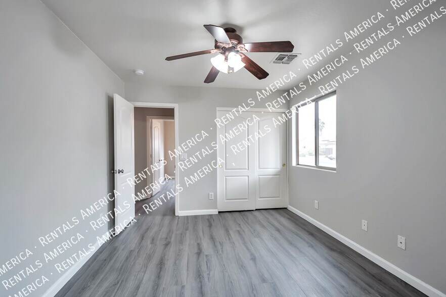 Building Photo - 1735 E San Xavier Dr