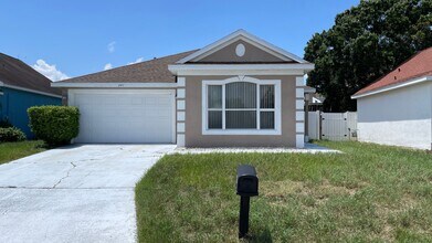 Building Photo - Quaint and Cozy 3 Bedroom 2 Bath Single Fa...