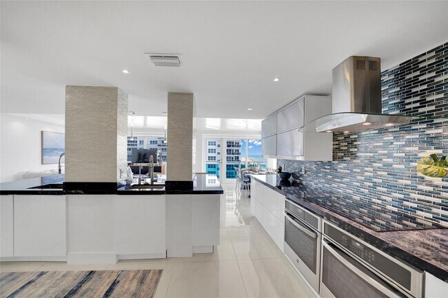 Building Photo - 3430 Galt Ocean Dr