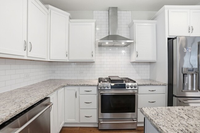Building Photo - Stunning Home with Main-Level Bedroom, Gourmet Kitchen