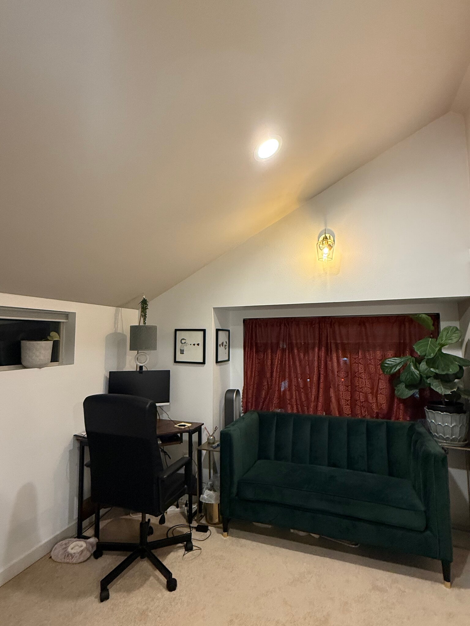 Building Photo - 9239 Woodlawn Ave N