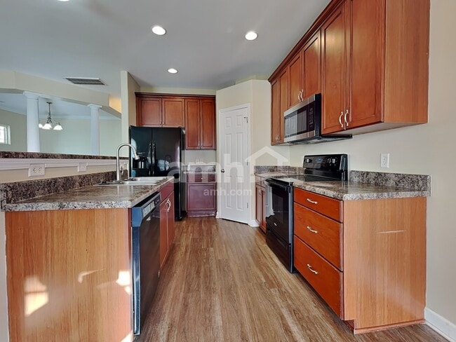 Building Photo - 35 Summer Hill Ct