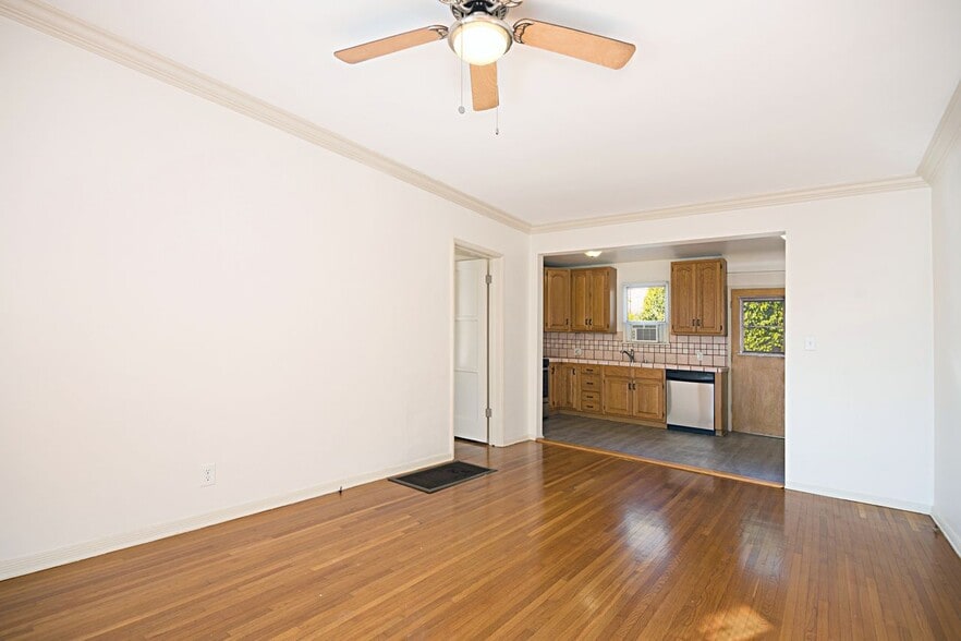 Building Photo - 853 N Citrus Ave