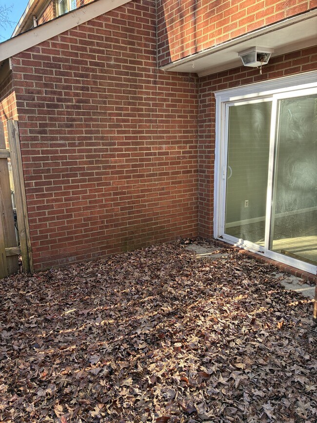 Building Photo - 112 Concord Dr