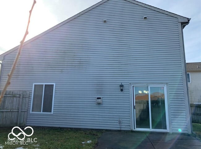 Building Photo - 684 Mountain Pine Dr