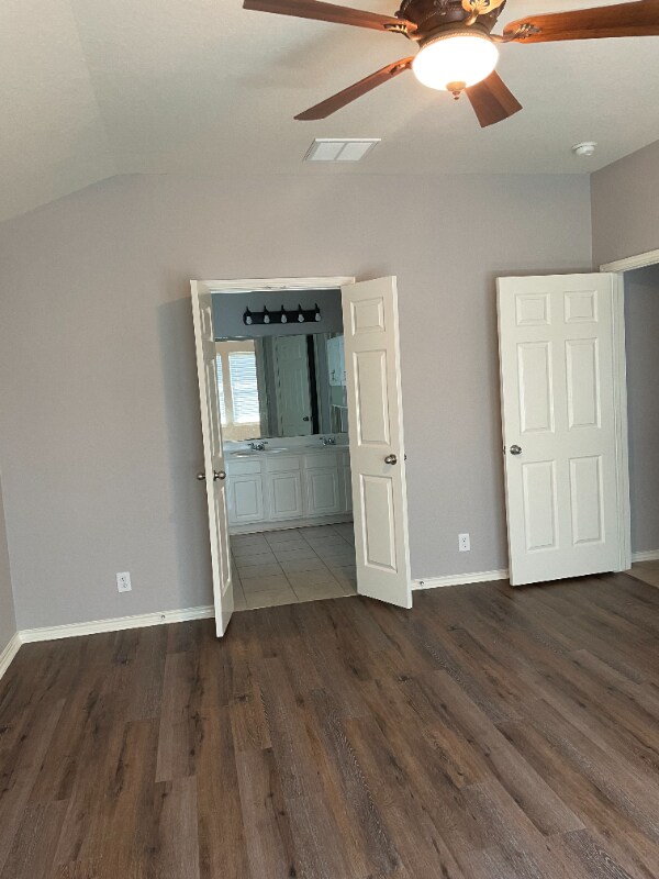 Building Photo - 113 Bronco Bend