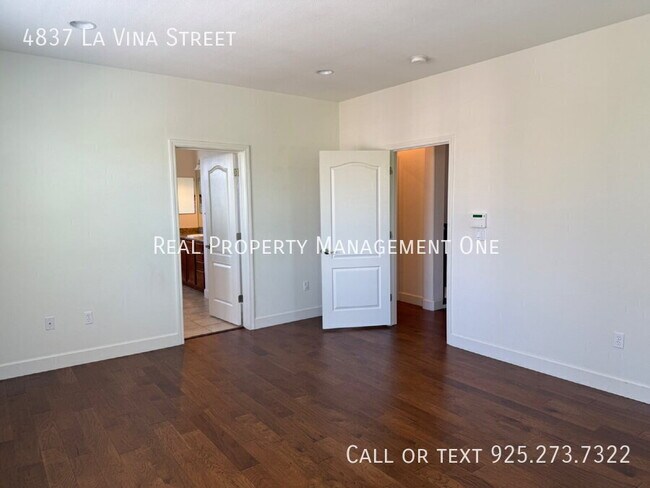 Building Photo - 4837 La Vina St