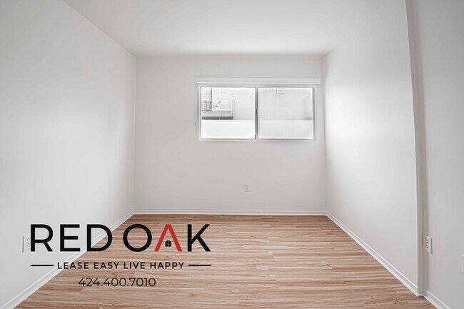 Building Photo - 1011 Pico Blvd