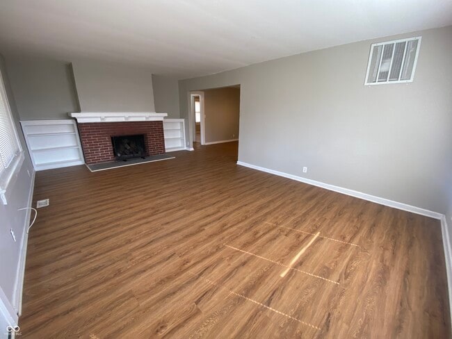 Building Photo - 1745 N Lesley Ave