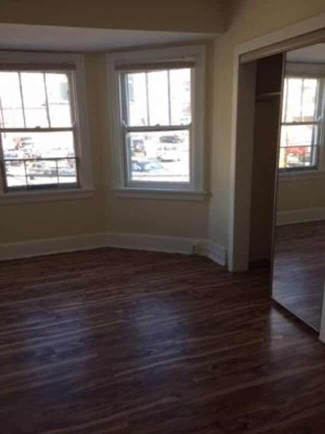 Building Photo - 2817 Glendora Ave