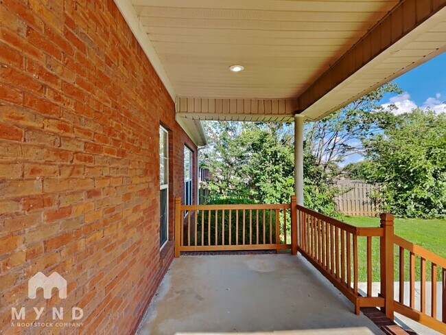 Building Photo - 26540 Mill Creek Dr