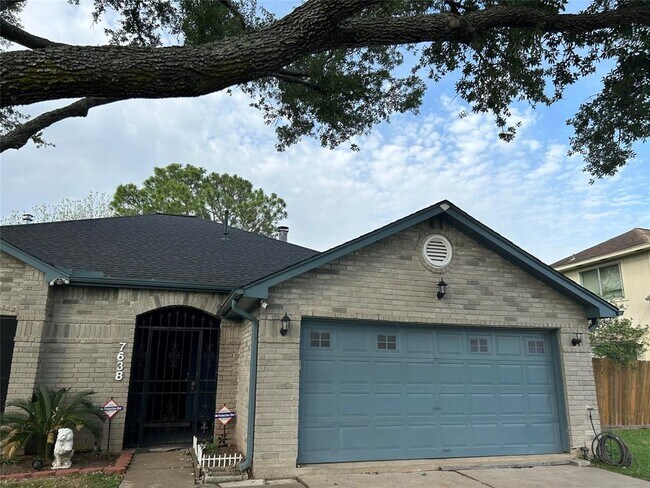 Primary Photo - 7638 S Glen Willow Ln