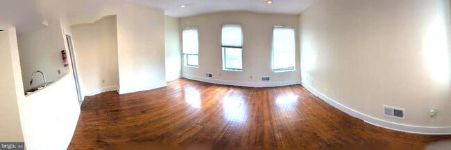 Building Photo - 1906 Fleet St